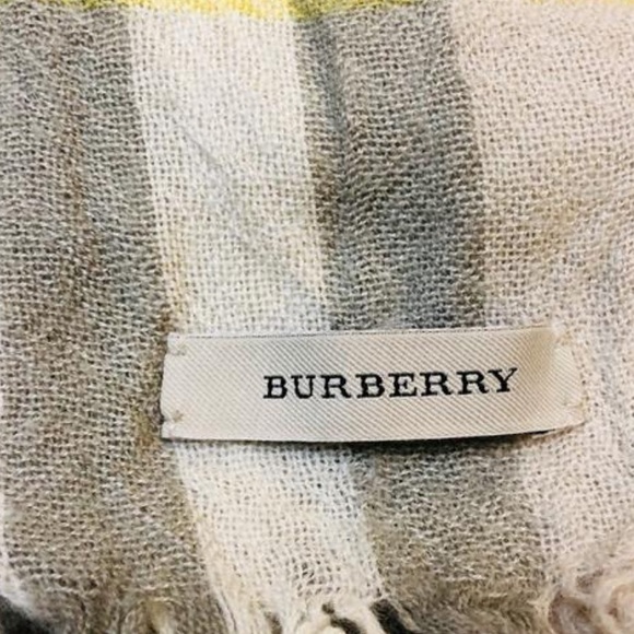 authentic BURBERRY oversized light weight SCARF - Picture 4 of 12